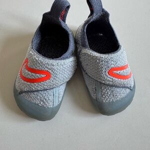 Nike Gray and Red Water Shoes with Cushioned Sole